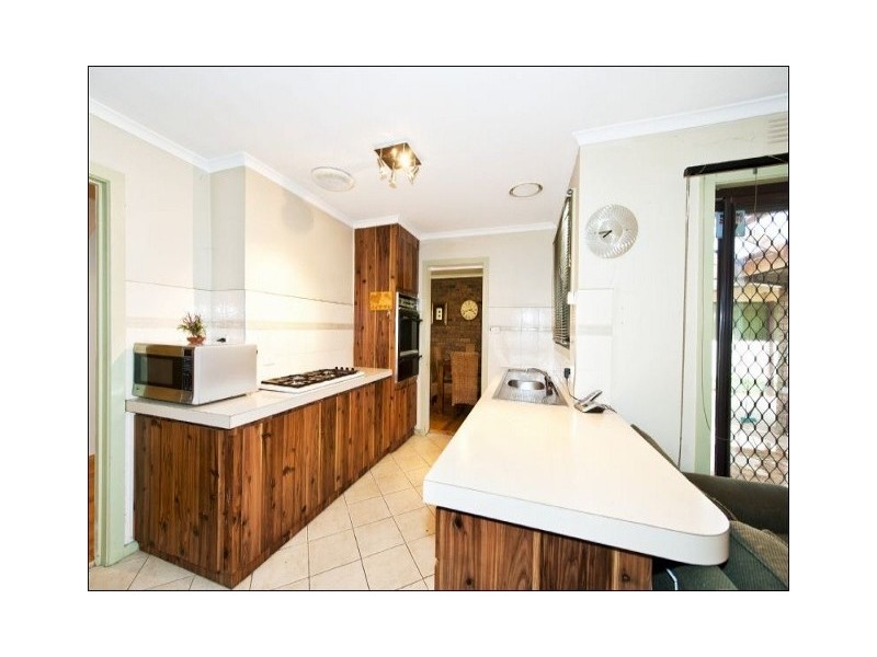 4 Revell Crescent, St Albans VIC 3021