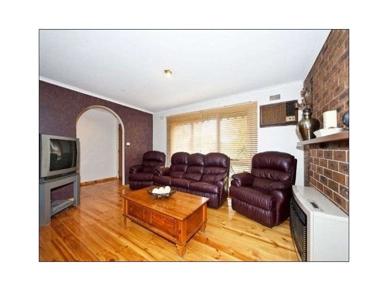4 Revell Crescent, St Albans VIC 3021