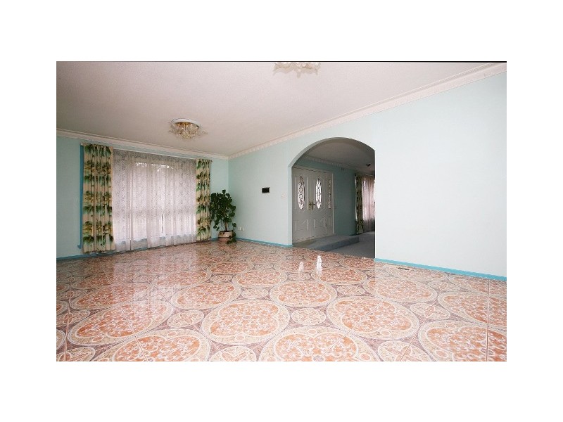 5 Bellevue Drive, Keilor Downs VIC 3038