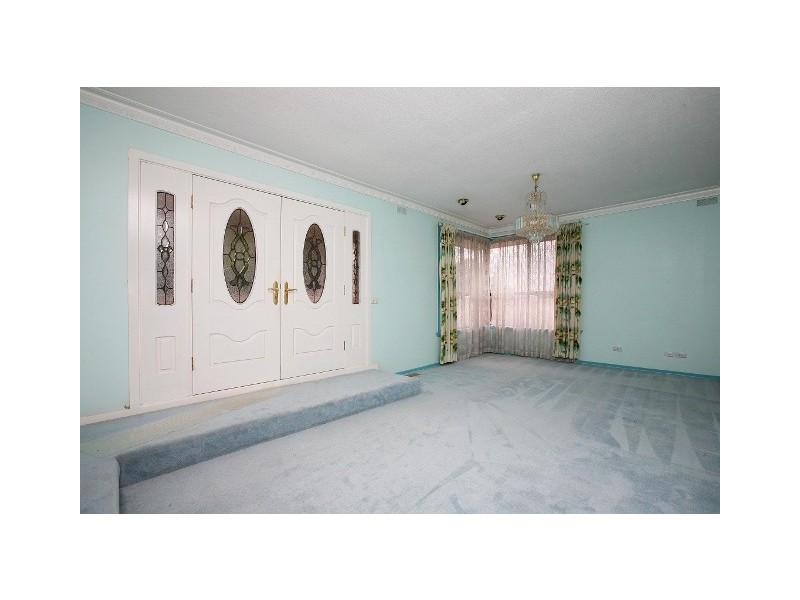 5 Bellevue Drive, Keilor Downs VIC 3038