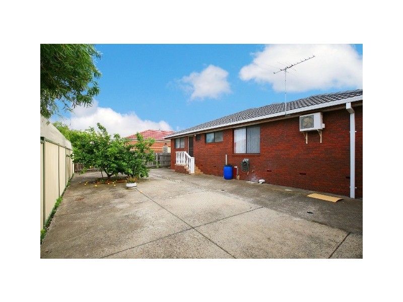 5 Bellevue Drive, Keilor Downs VIC 3038