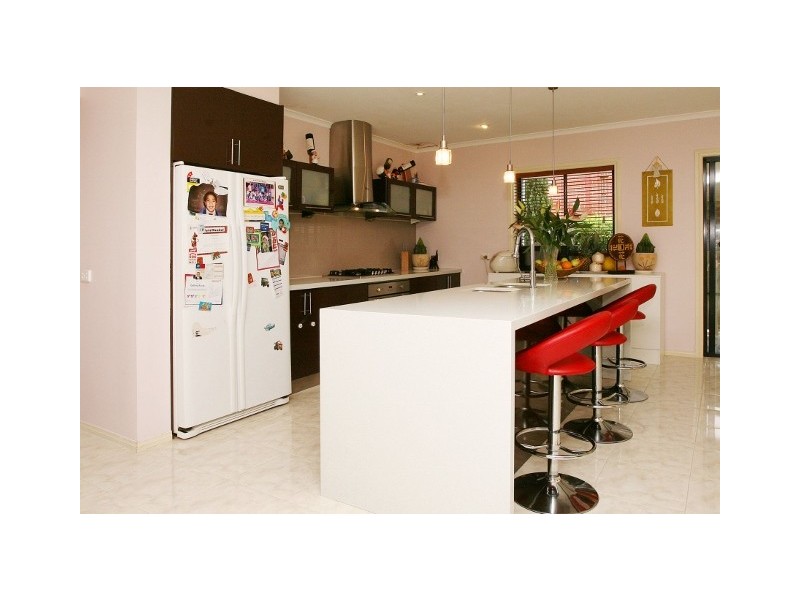 18 Flinders Street, Taylors Hill VIC 3037