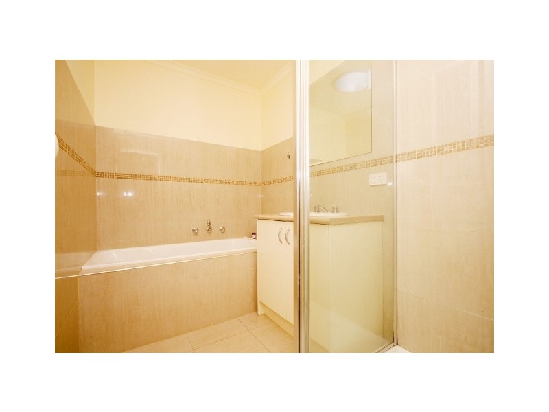 2/3 Padula Court, Hillside VIC 3037