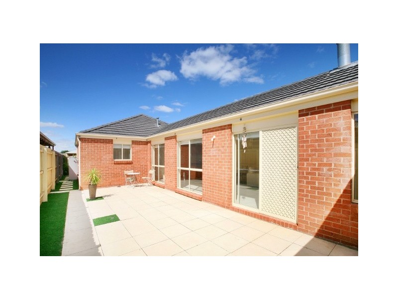 2/3 Padula Court, Hillside VIC 3037