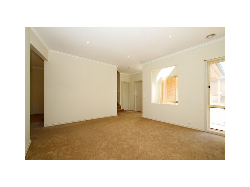 24 Amberlea Circuit, Taylors Hill VIC 3037