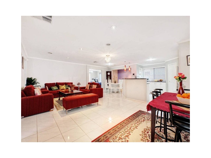 15 Webbs Avenue, Taylors Hill VIC 3037