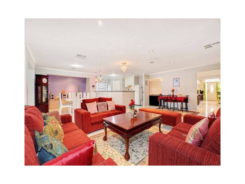 15 Webbs Avenue, Taylors Hill VIC 3037