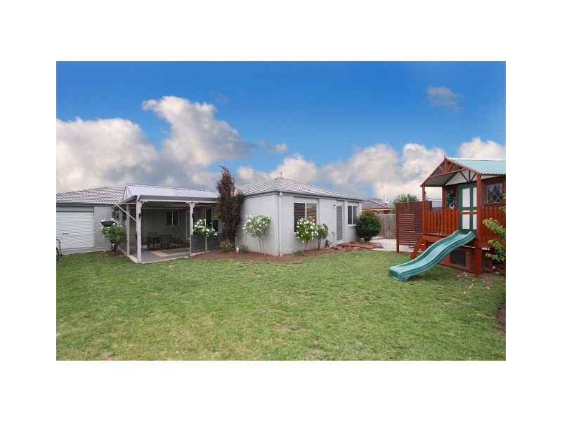 70 Allenby Road, Hillside VIC 3037