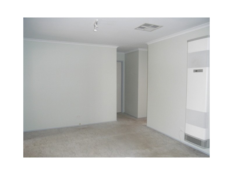 8 Sambuco Court, Sydenham VIC 3037