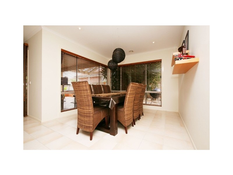 17 University Drive, Taylors Hill VIC 3037