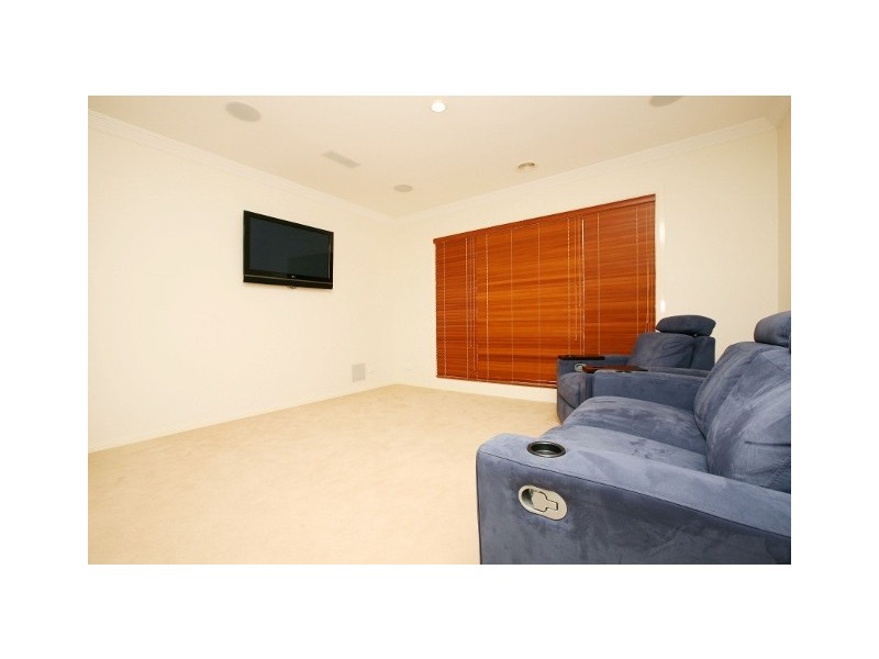 17 University Drive, Taylors Hill VIC 3037