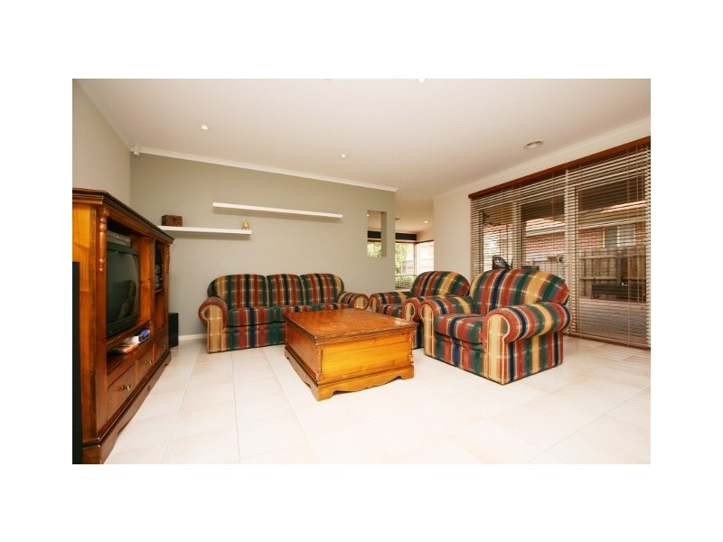 17 University Drive, Taylors Hill VIC 3037