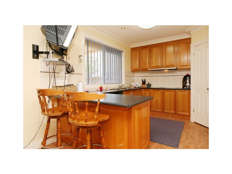 6 Cressida Crescent, Sydenham VIC 3037