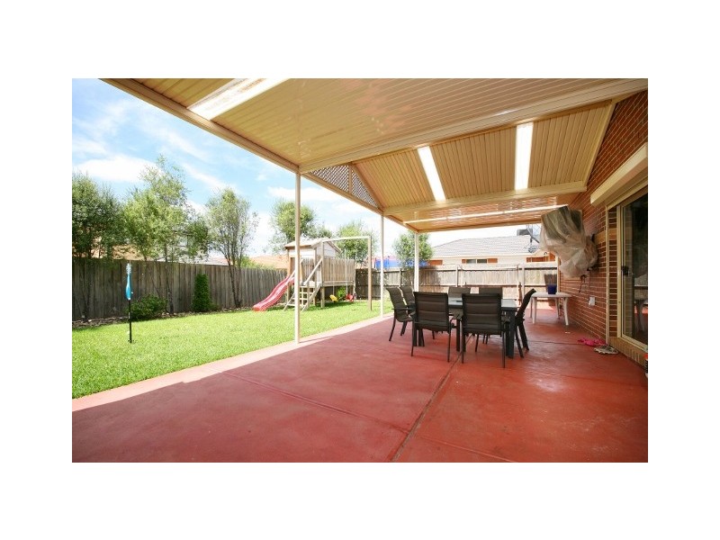 6 Cressida Crescent, Sydenham VIC 3037