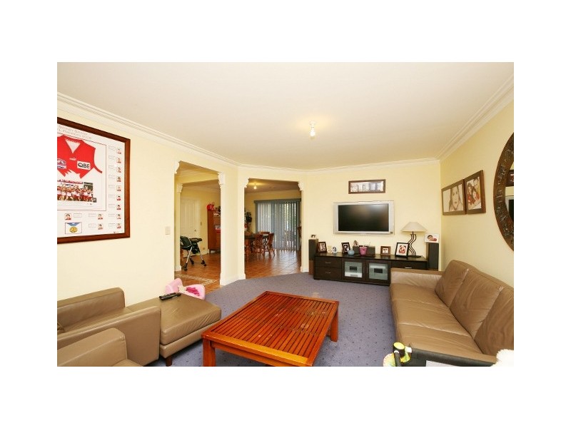 6 Cressida Crescent, Sydenham VIC 3037