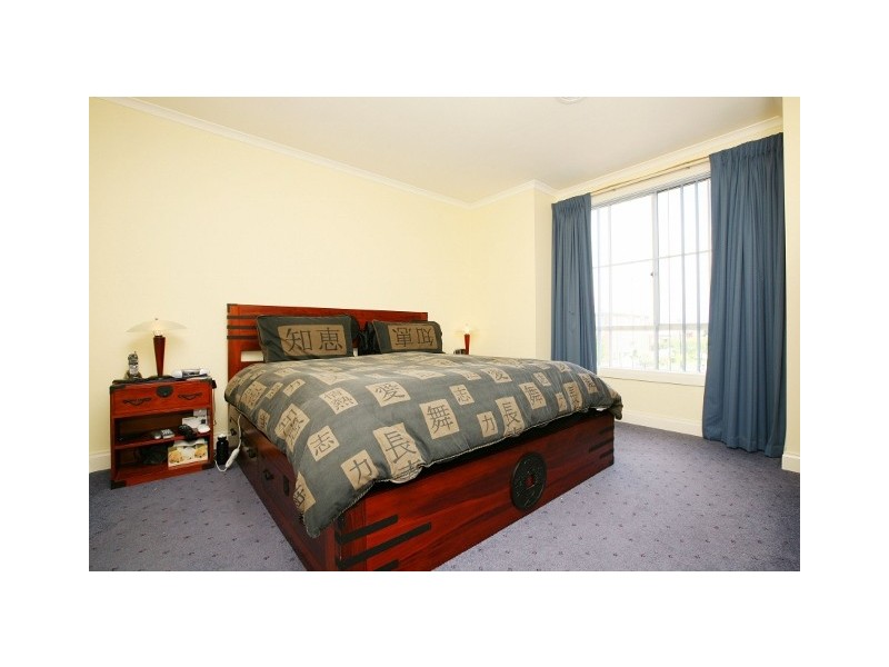 6 Cressida Crescent, Sydenham VIC 3037