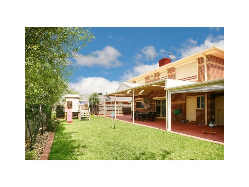 6 Cressida Crescent, Sydenham VIC 3037