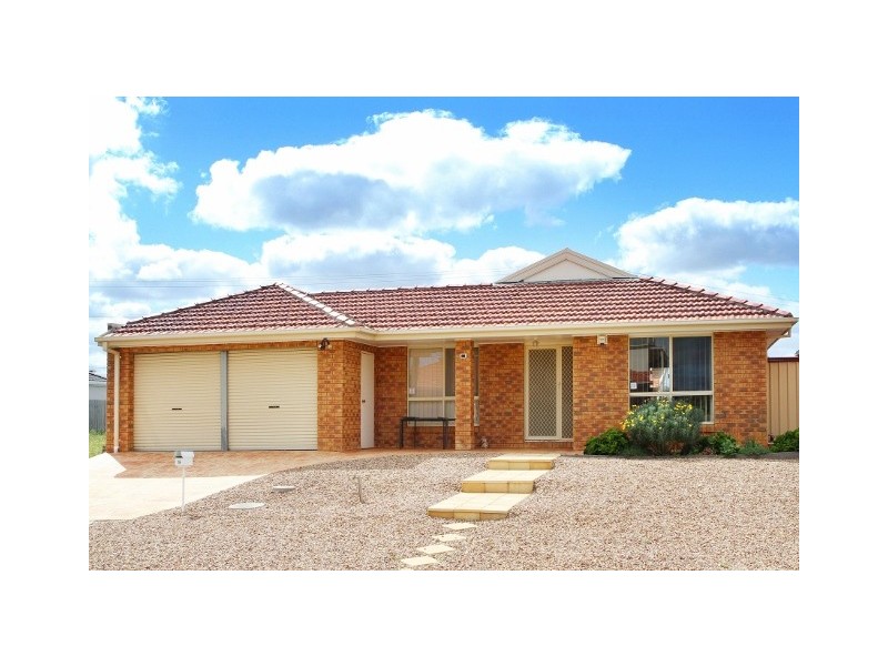16 Lady Rose Crescent, Sydenham VIC 3037