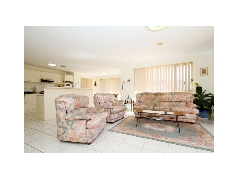 16 Lady Rose Crescent, Sydenham VIC 3037