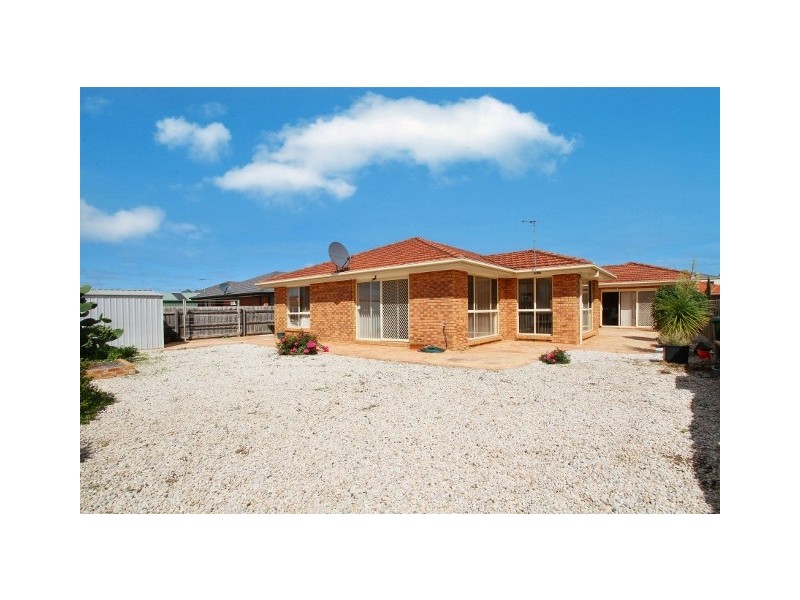 16 Lady Rose Crescent, Sydenham VIC 3037