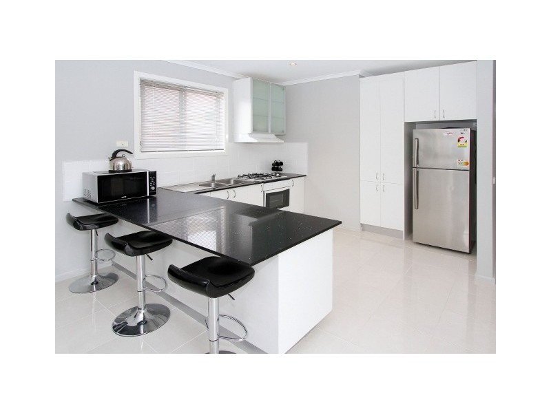 33 Pro Hart Way, Caroline Springs VIC 3023