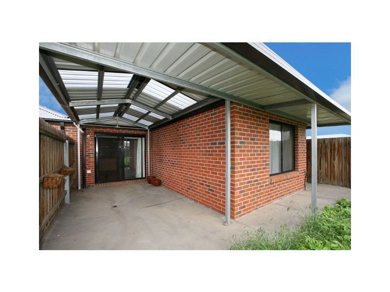 1/5 Elgin Close, Hillside VIC 3037