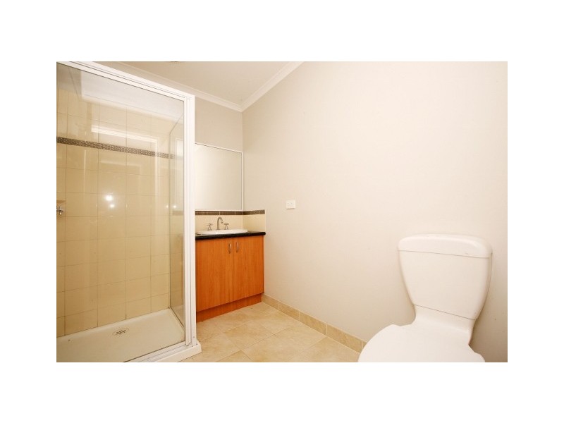 1/5 Elgin Close, Hillside VIC 3037