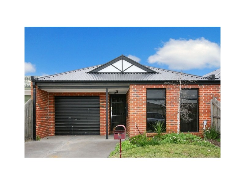 1/5 Elgin Close, Hillside VIC 3037