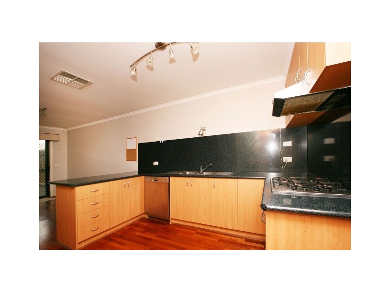 1/5 Elgin Close, Hillside VIC 3037