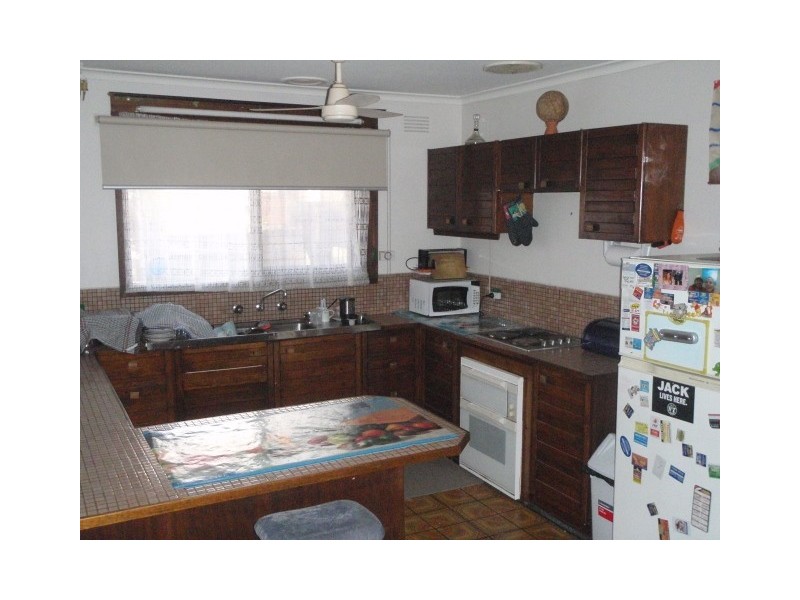 28 Marina Drive, Melton VIC 3337