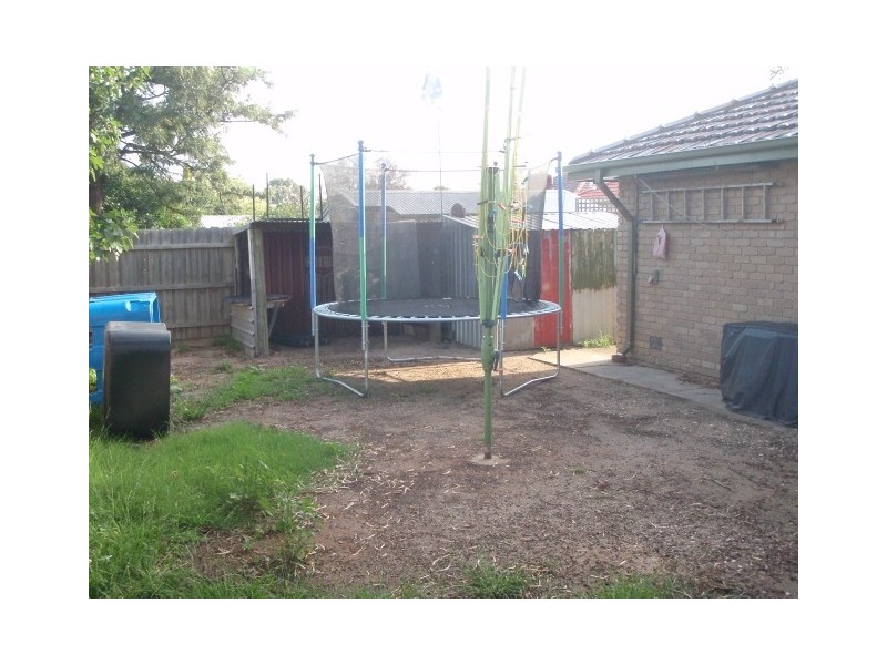 28 Marina Drive, Melton VIC 3337