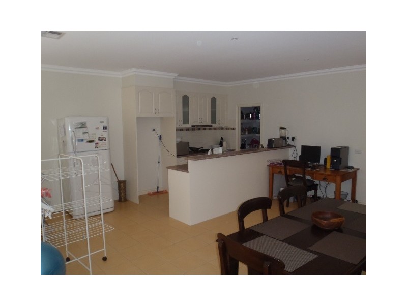 6/8 Lorraine Court, Hillside VIC 3037