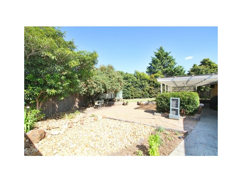 5 Commodore Court, Taylors Lakes VIC 3038
