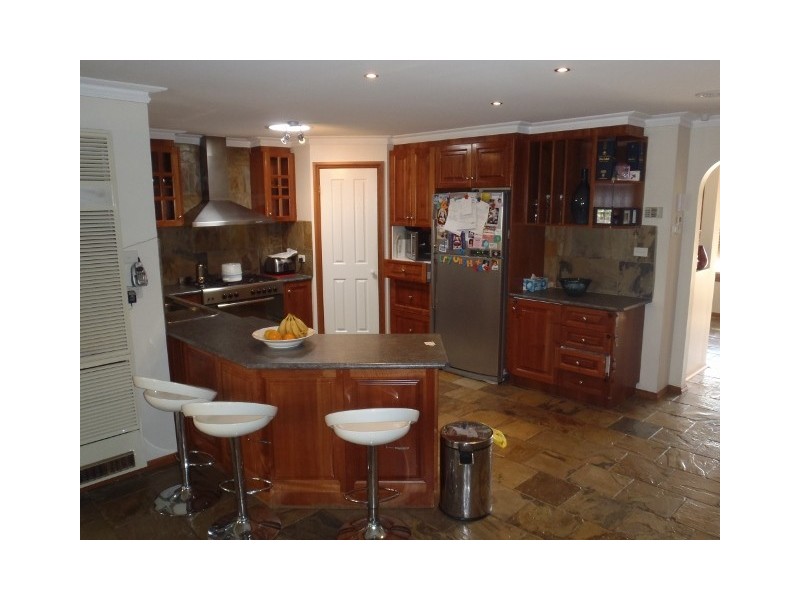 17 Cooper Court, Delahey VIC 3037