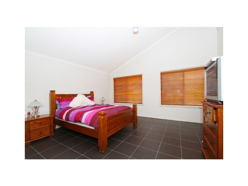 1/156 Copernicus Way, Keilor Downs VIC 3038