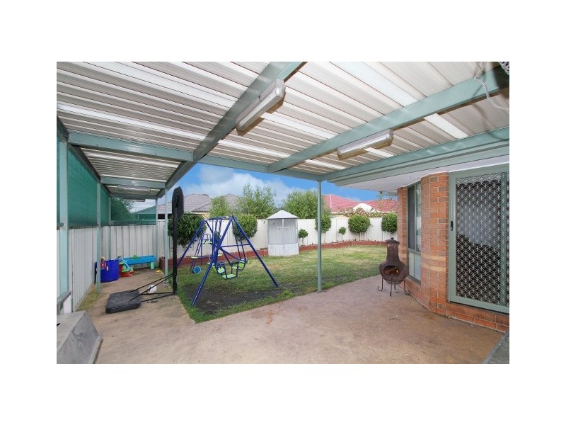 4 Sharrock Close, Caroline Springs VIC 3023
