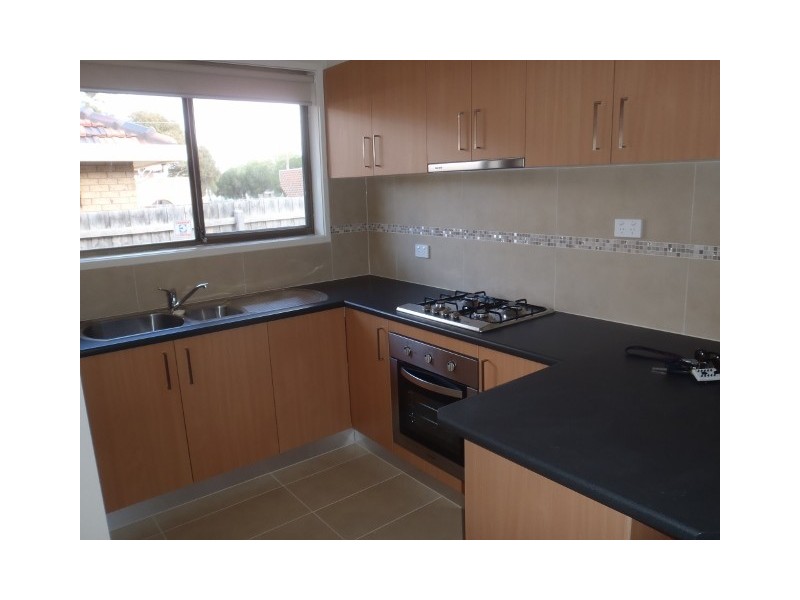 3/16 Adelaide Street, St Albans VIC 3021