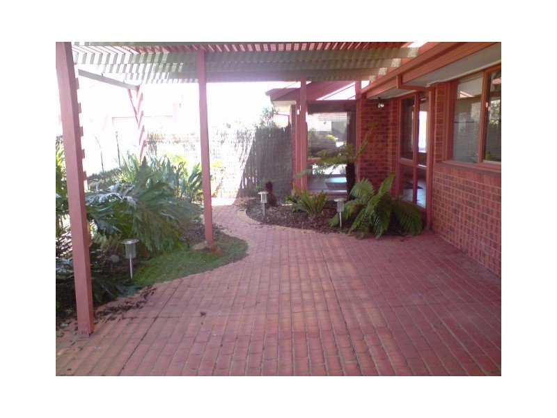 44 Spellman Avenue, Sydenham VIC 3037