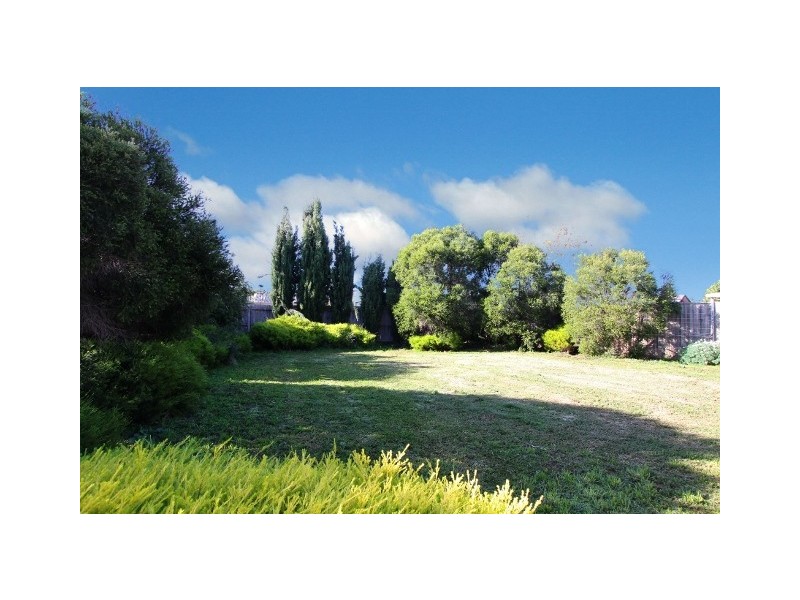 10 Bradley Drive, Hillside VIC 3037