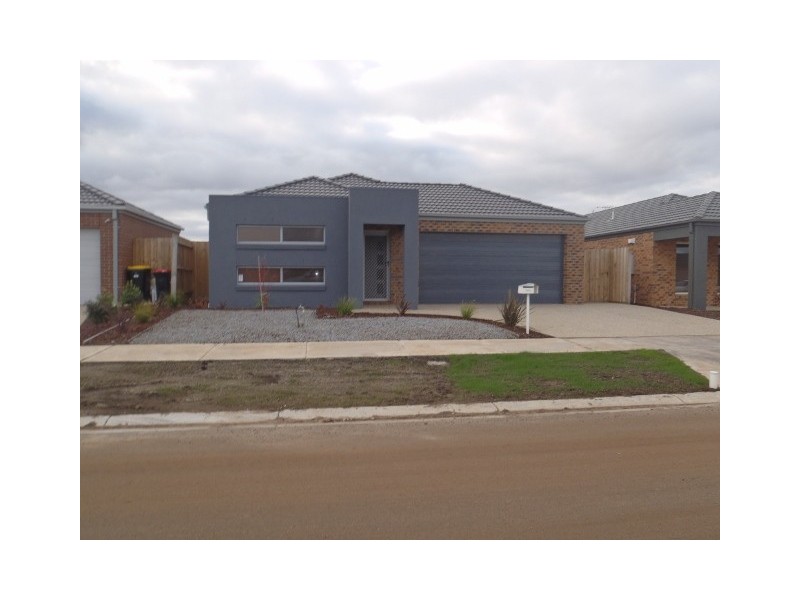 10 Wakefield Drive, Brookfield VIC 3338