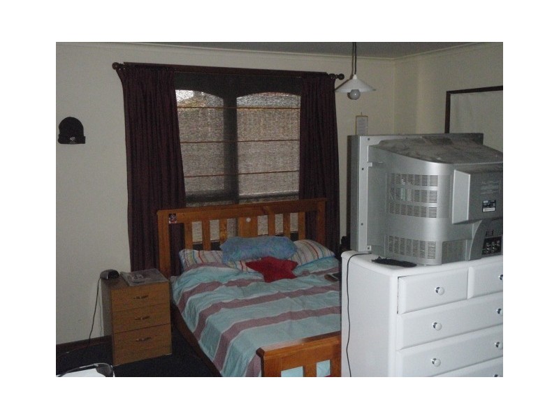 28 Marina Drive, Melton VIC 3337