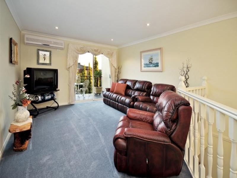 44 Roseleigh Boulevard, Sydenham VIC 3037