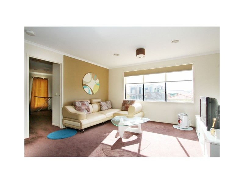 12 Collins Street, Taylors Hill VIC 3037