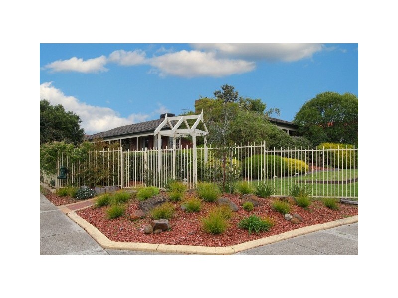 13 Wyperfeld Avenue, Taylors Lakes VIC 3038