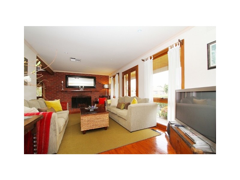 13 Wyperfeld Avenue, Taylors Lakes VIC 3038