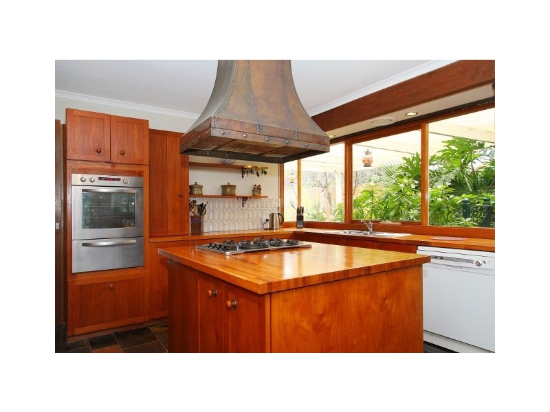 13 Wyperfeld Avenue, Taylors Lakes VIC 3038