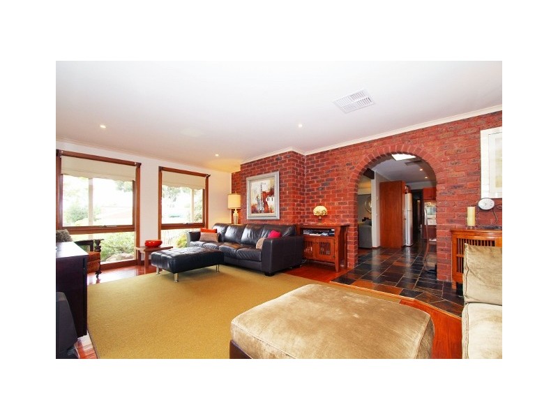 13 Wyperfeld Avenue, Taylors Lakes VIC 3038