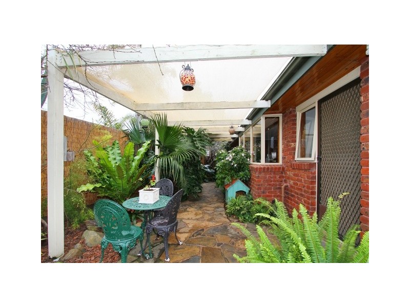 13 Wyperfeld Avenue, Taylors Lakes VIC 3038