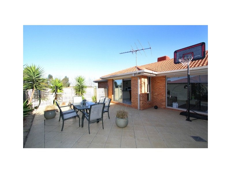 20 Ingoldsby Court, Delahey VIC 3037