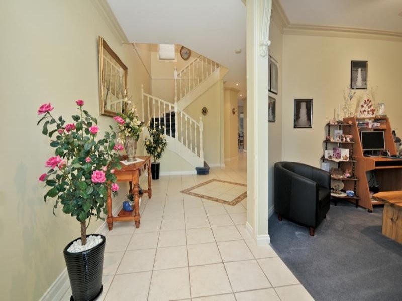44 Roseleigh Boulevard, Sydenham VIC 3037